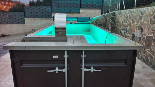 Contentor de 20 pés transformado em piscina - Image 8